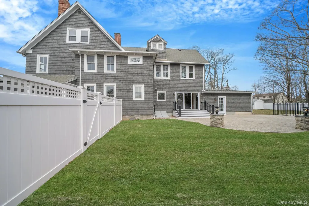 61 Ocean Avenue Islip NY 11751
