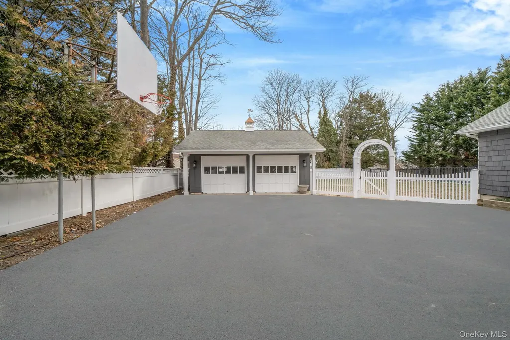 61 Ocean Avenue Islip NY 11751