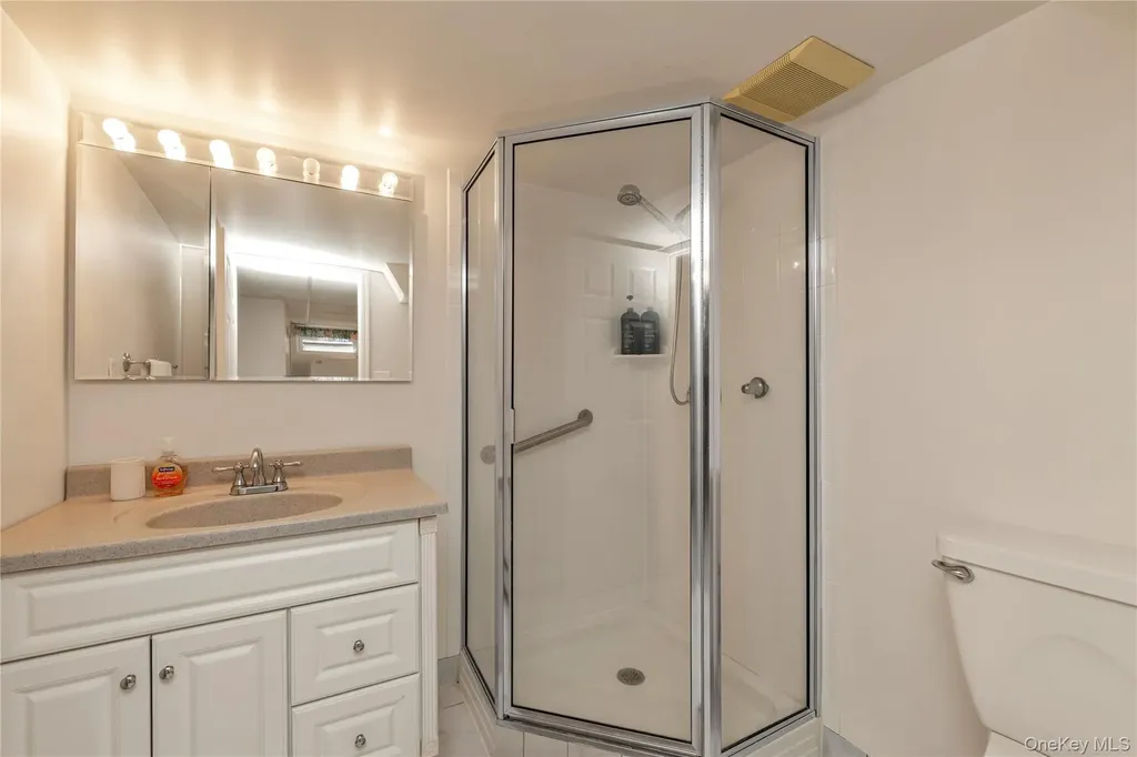 8 E Gate Plainview NY 11803