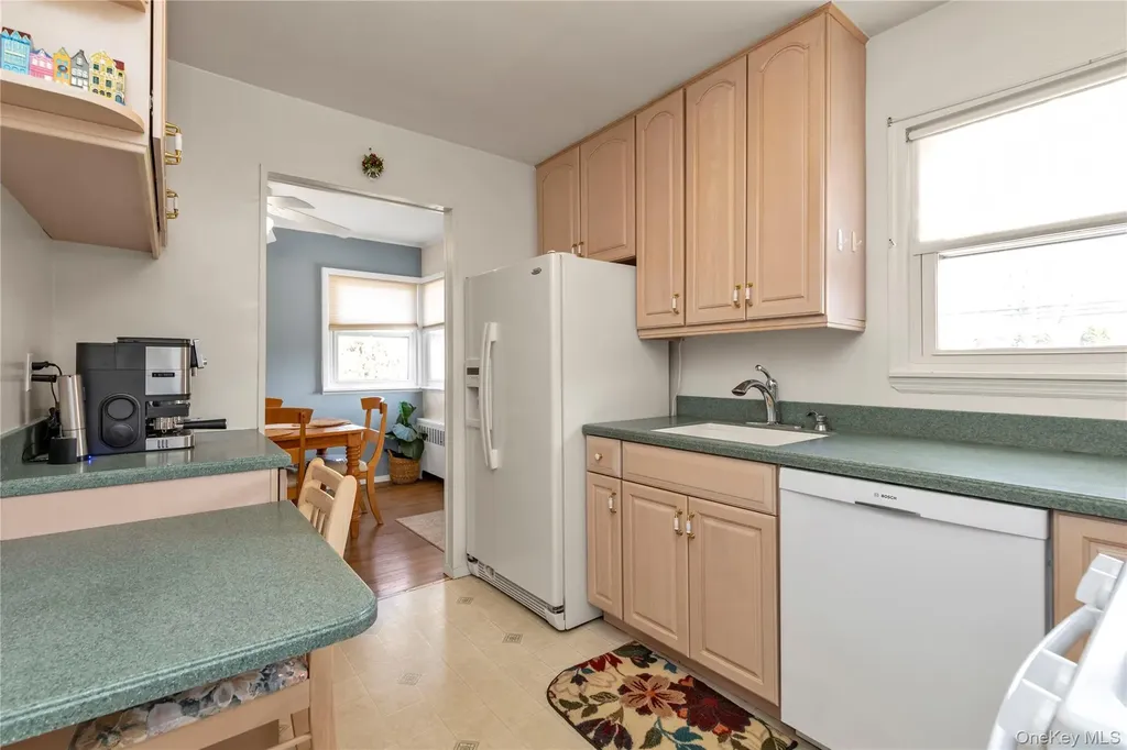 8 E Gate Plainview NY 11803