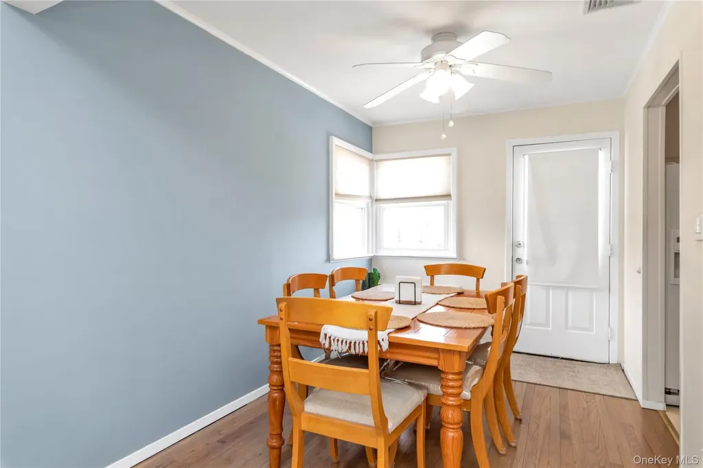 8 E Gate Plainview NY 11803