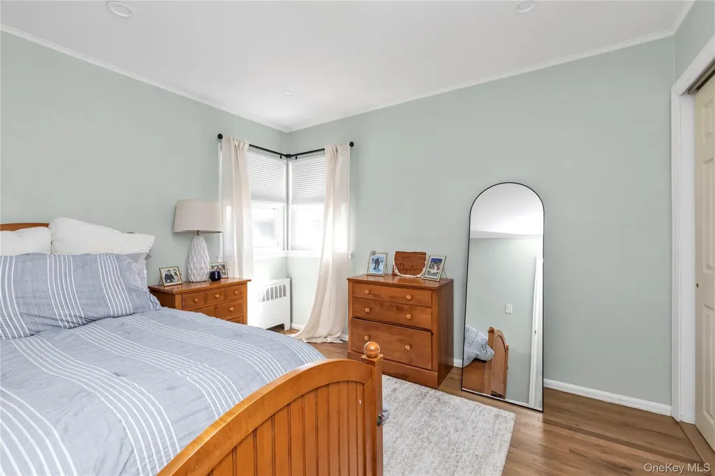 8 E Gate Plainview NY 11803