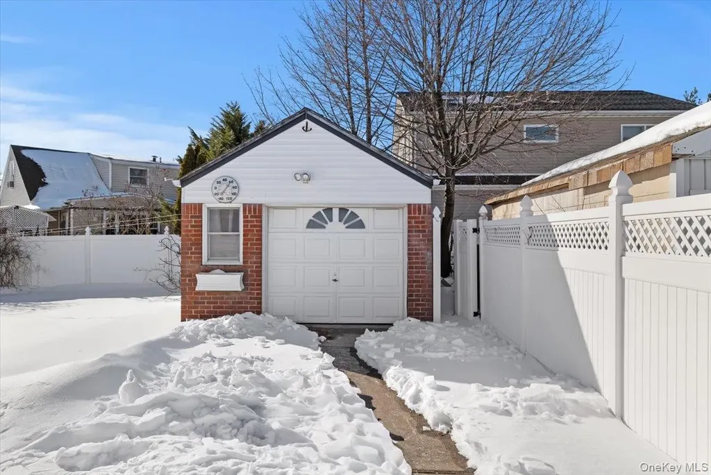 119 S 6th Street Bethpage NY 11714