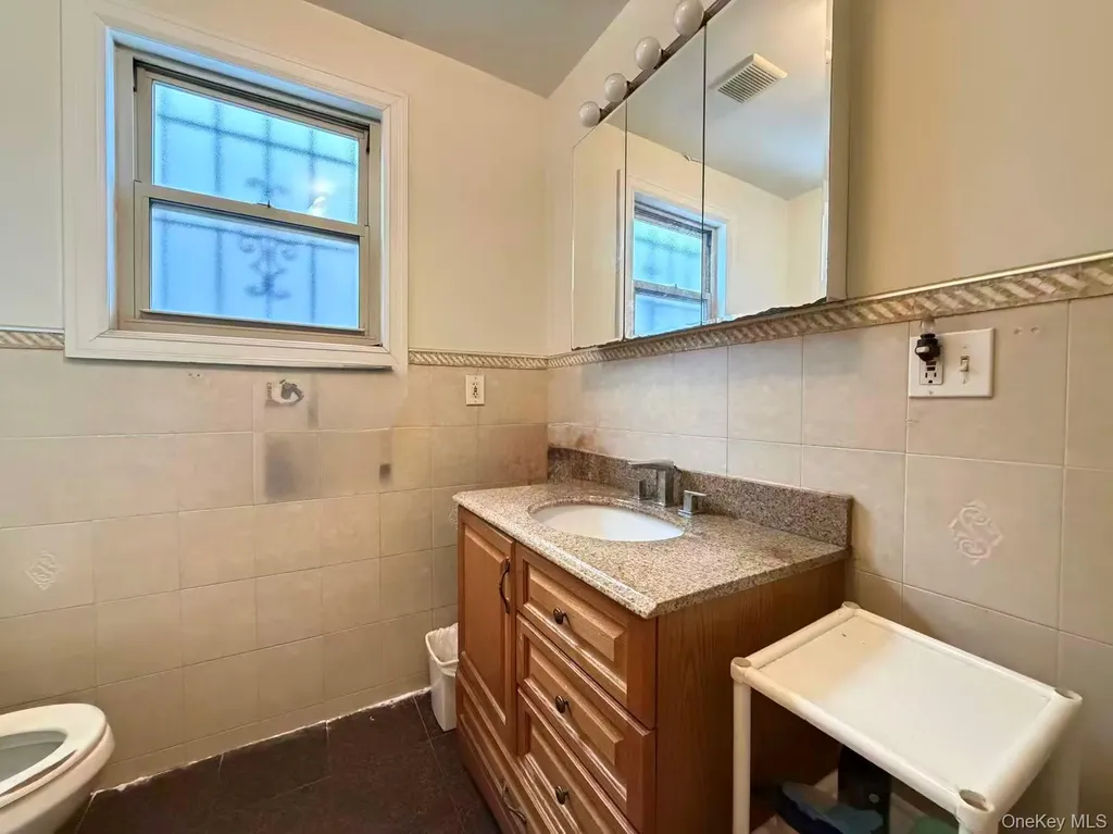 52-57 84th Street Elmhurst NY 11373