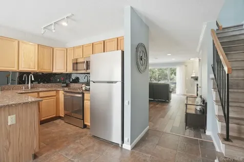 85 Hemlock Circle Peekskill NY 10566