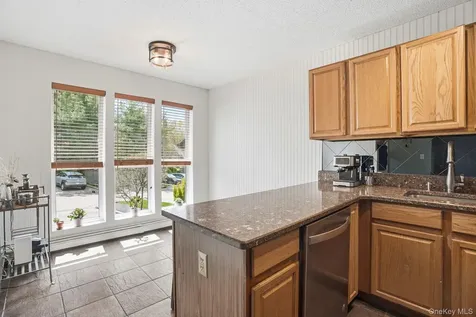 85 Hemlock Circle Peekskill NY 10566