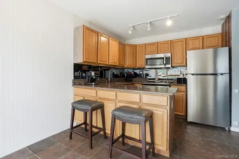 85 Hemlock Circle Peekskill NY 10566