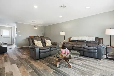 85 Hemlock Circle Peekskill NY 10566