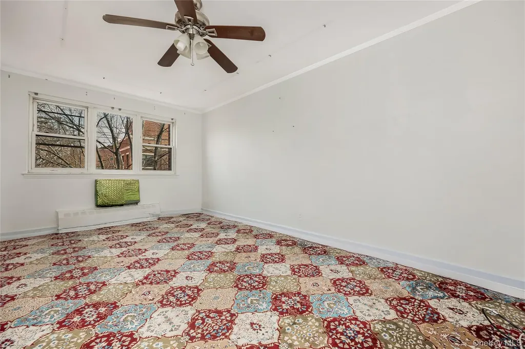 41-18 149th Place Flushing NY 11355