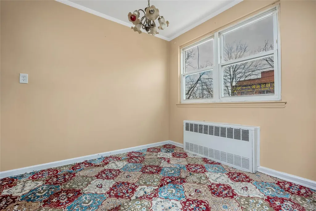 41-18 149th Place Flushing NY 11355