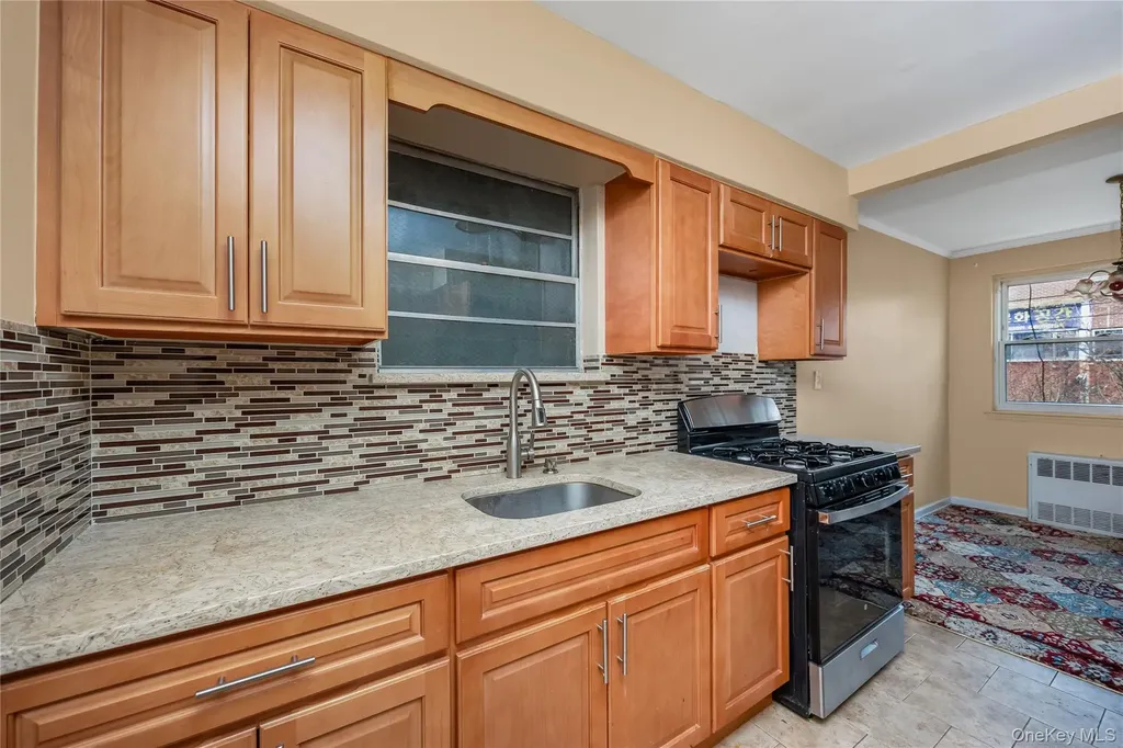 41-18 149th Place Flushing NY 11355