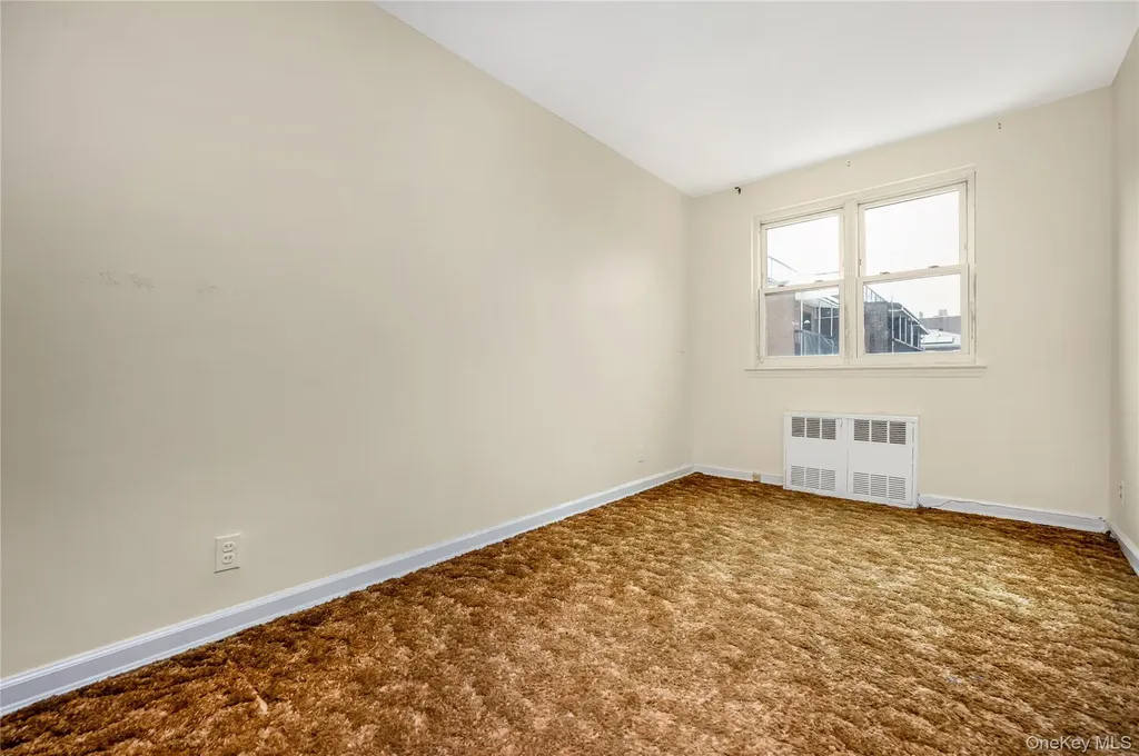 41-18 149th Place Flushing NY 11355