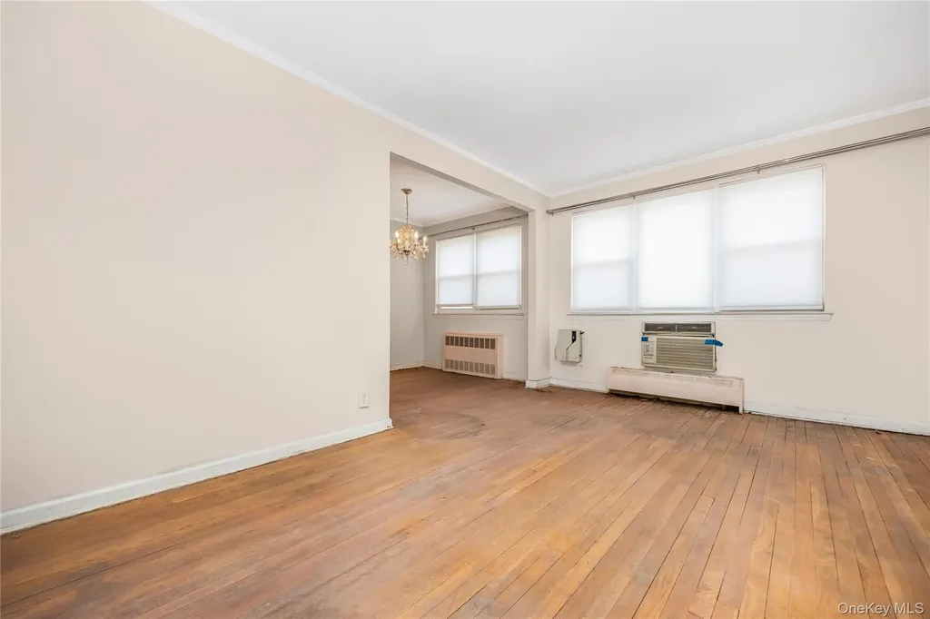 41-18 149th Place Flushing NY 11355