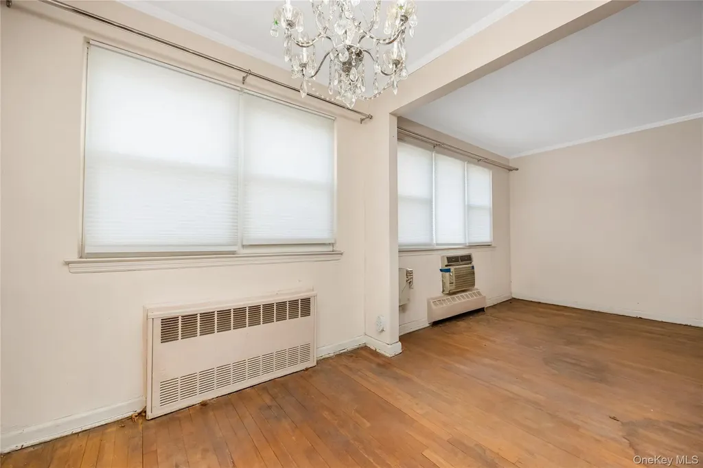 41-18 149th Place Flushing NY 11355
