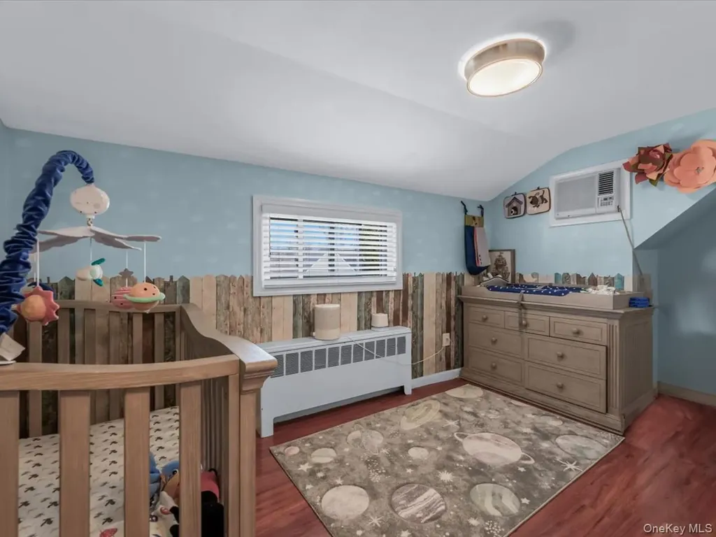34 Hedge Lane Westbury NY 11590
