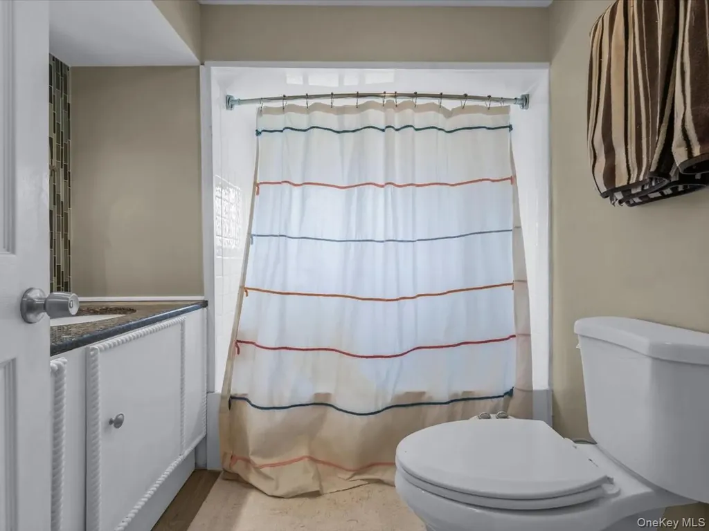 34 Hedge Lane Westbury NY 11590