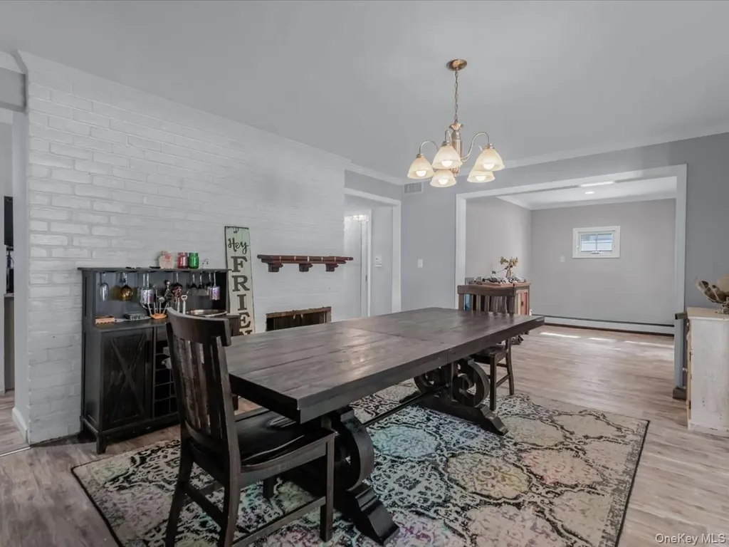 34 Hedge Lane Westbury NY 11590