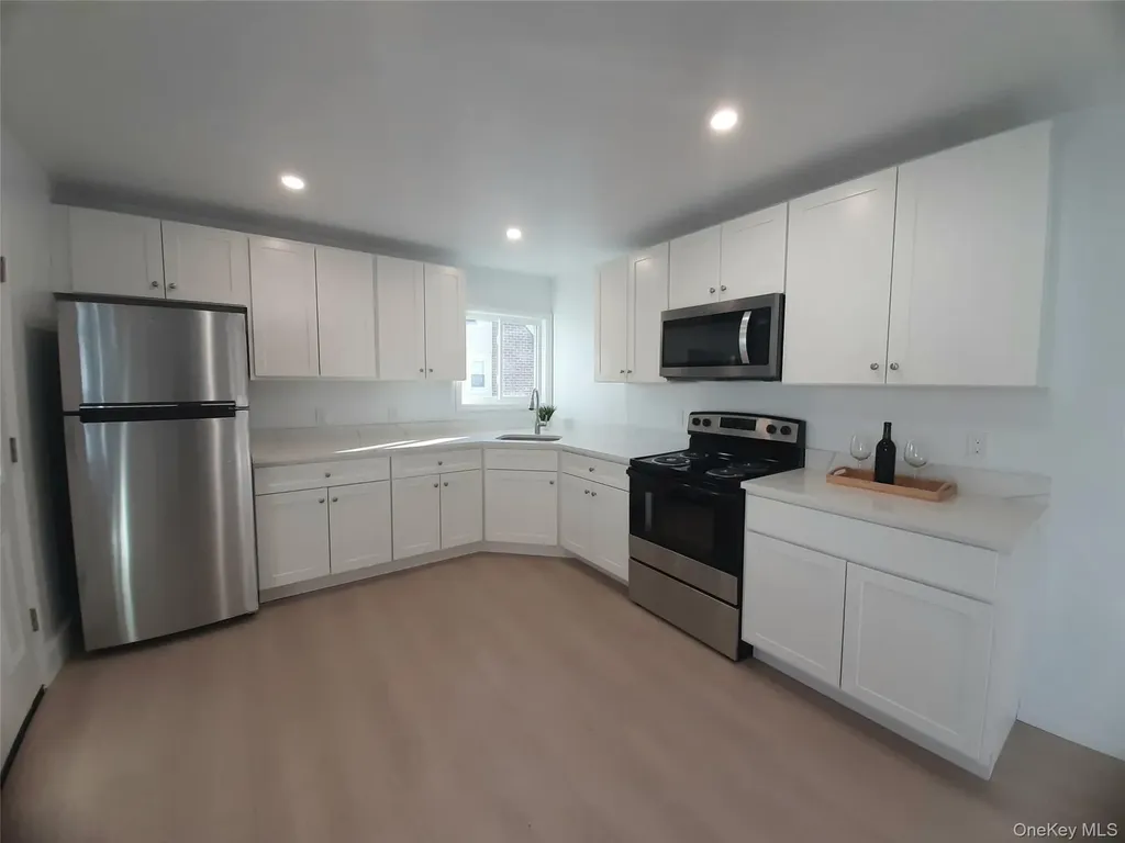 1288 Route 9g Hyde Park NY 12538