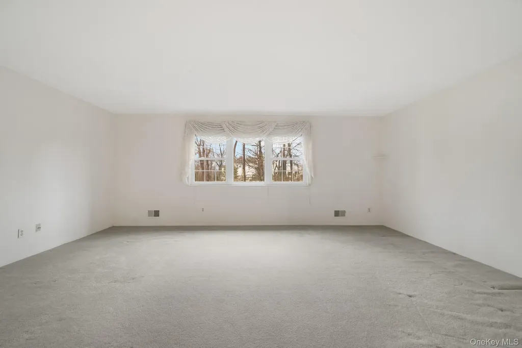 422 Somerset Drive Pearl River NY 10965