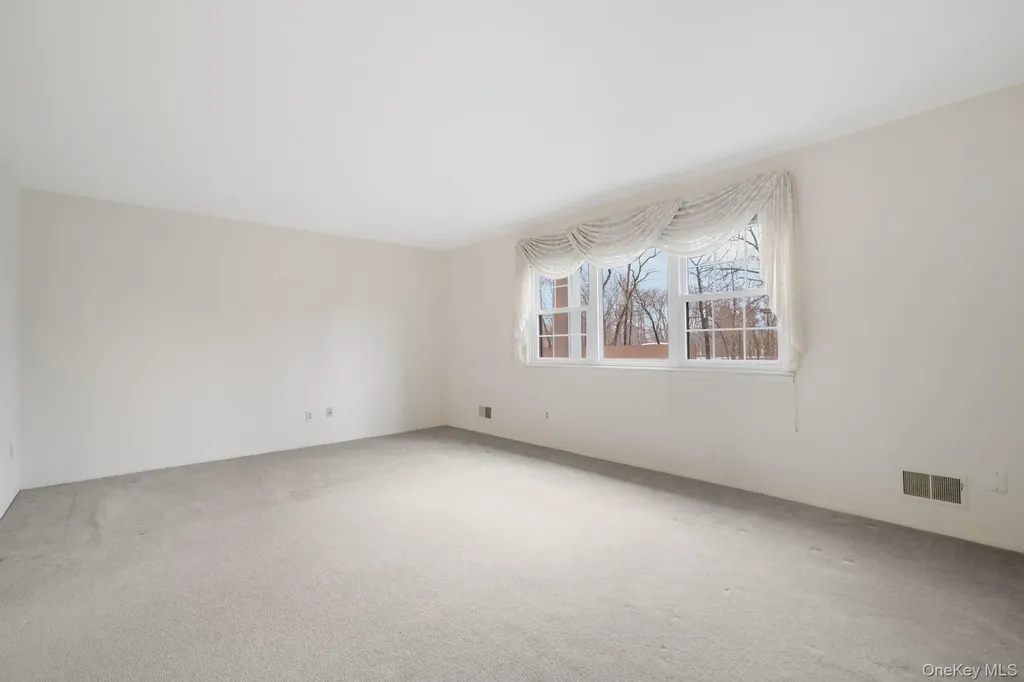 422 Somerset Drive Pearl River NY 10965