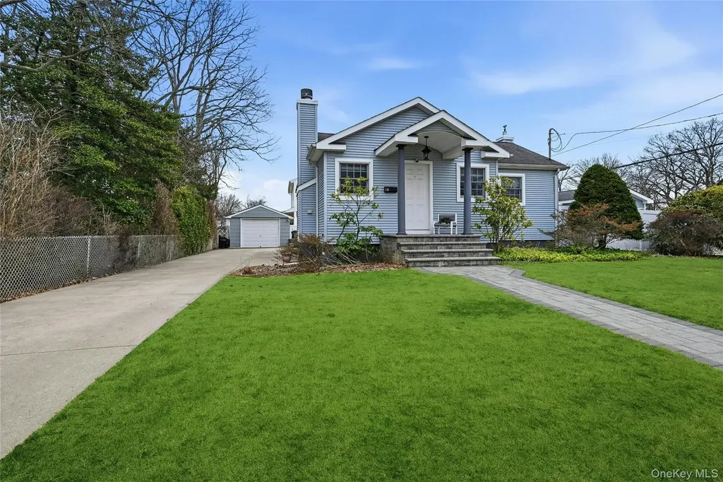 136 Park Avenue Deer Park NY 11729