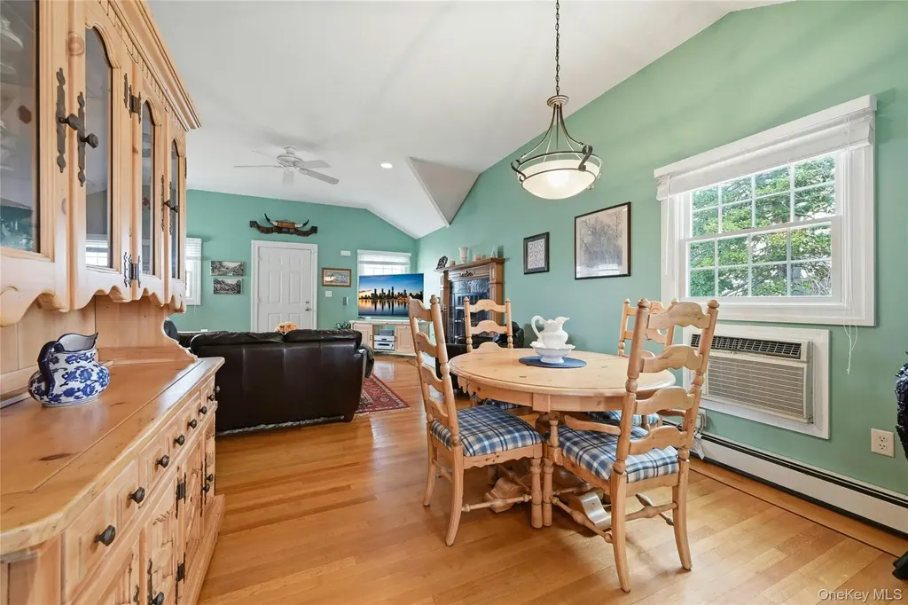 136 Park Avenue Deer Park NY 11729