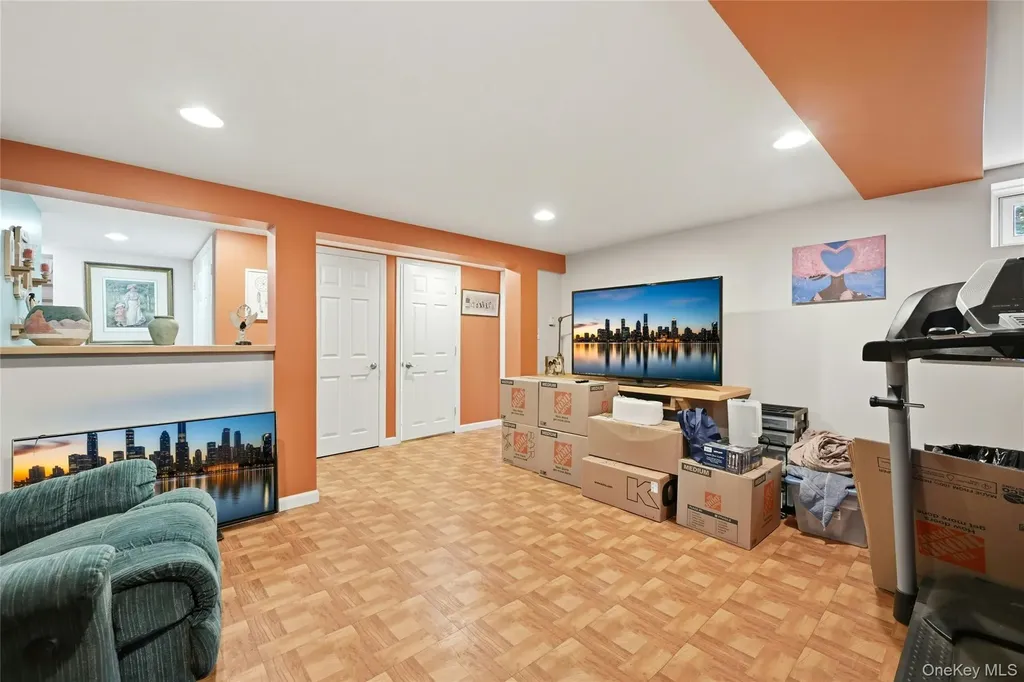 136 Park Avenue Deer Park NY 11729