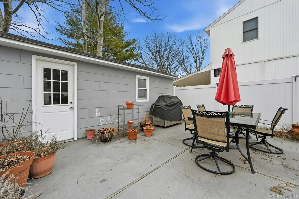 136 Park Avenue Deer Park NY 11729