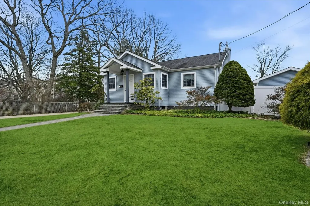 136 Park Avenue Deer Park NY 11729