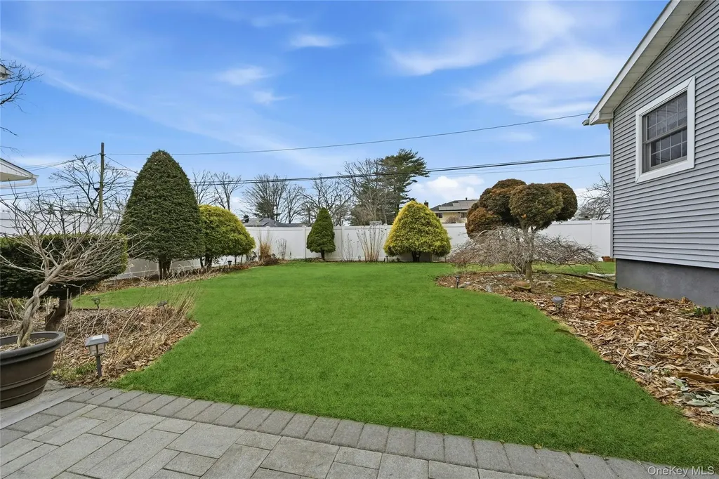 136 Park Avenue Deer Park NY 11729