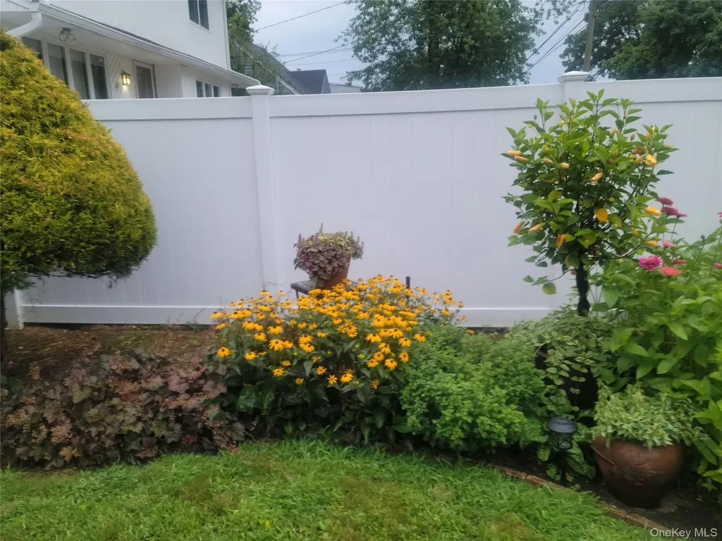 136 Park Avenue Deer Park NY 11729