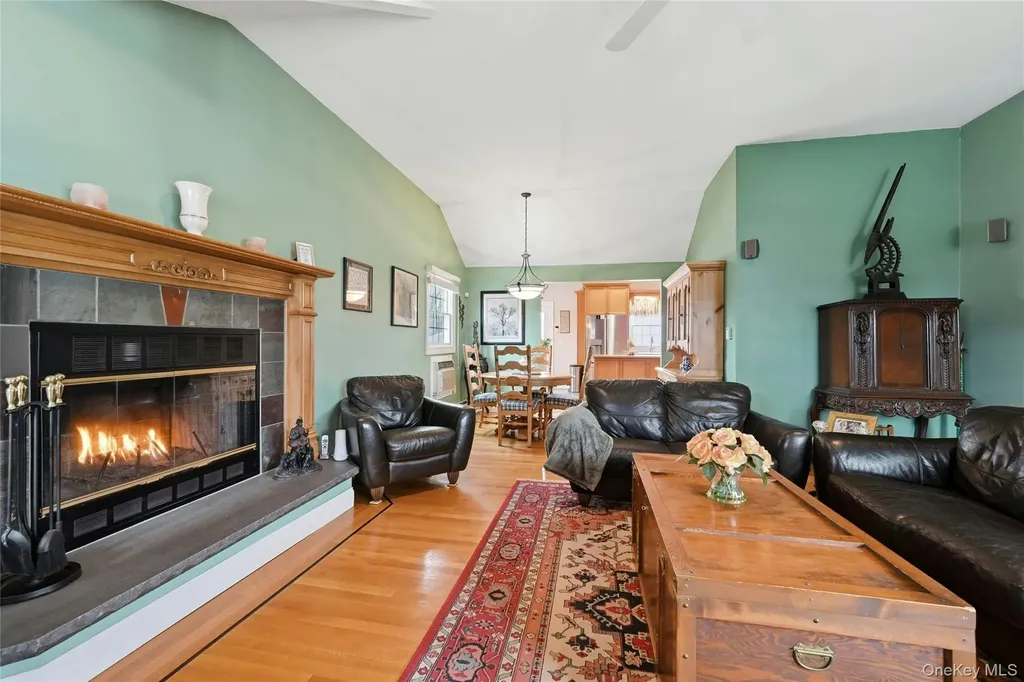 136 Park Avenue Deer Park NY 11729