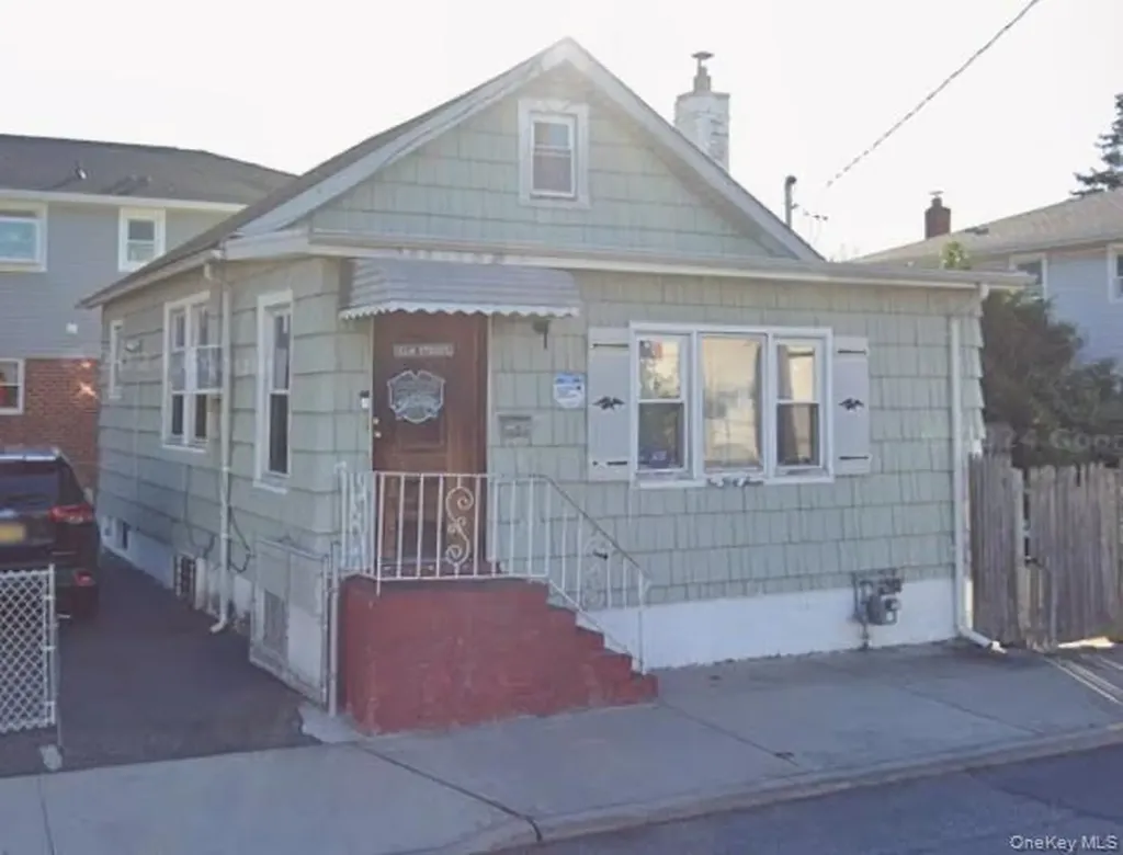 147 Evans Avenue Elmont NY 11003
