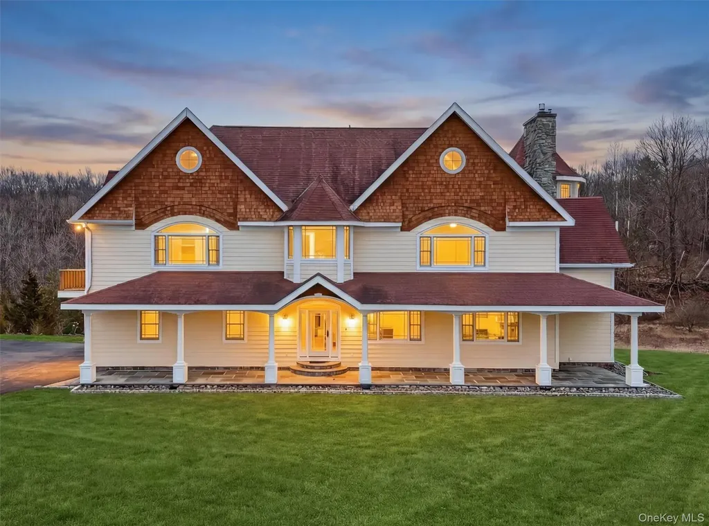 48 Eastview Lane Red Hook NY 12571