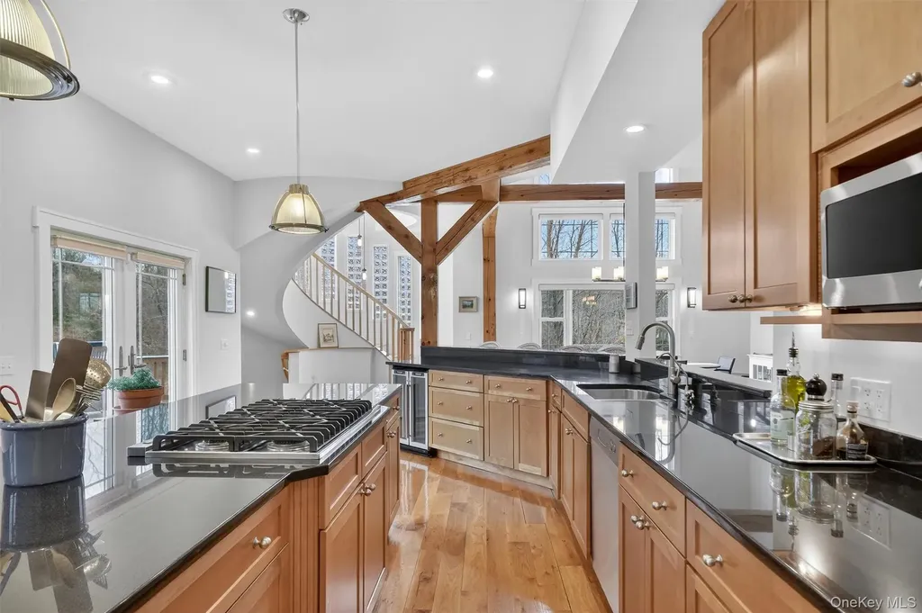 48 Eastview Lane Red Hook NY 12571