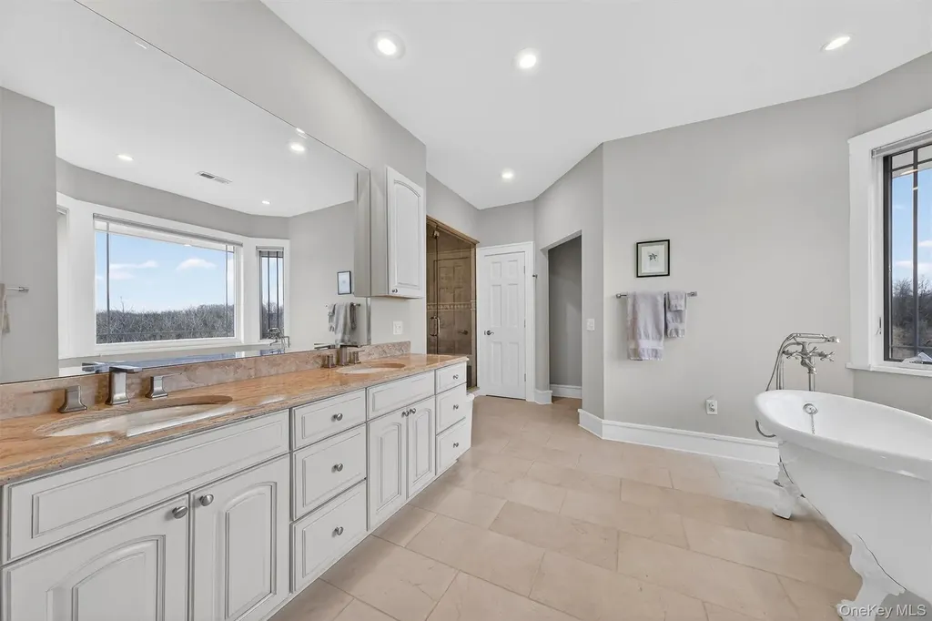 48 Eastview Lane Red Hook NY 12571