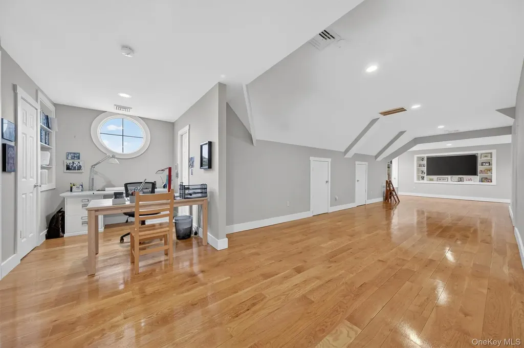 48 Eastview Lane Red Hook NY 12571
