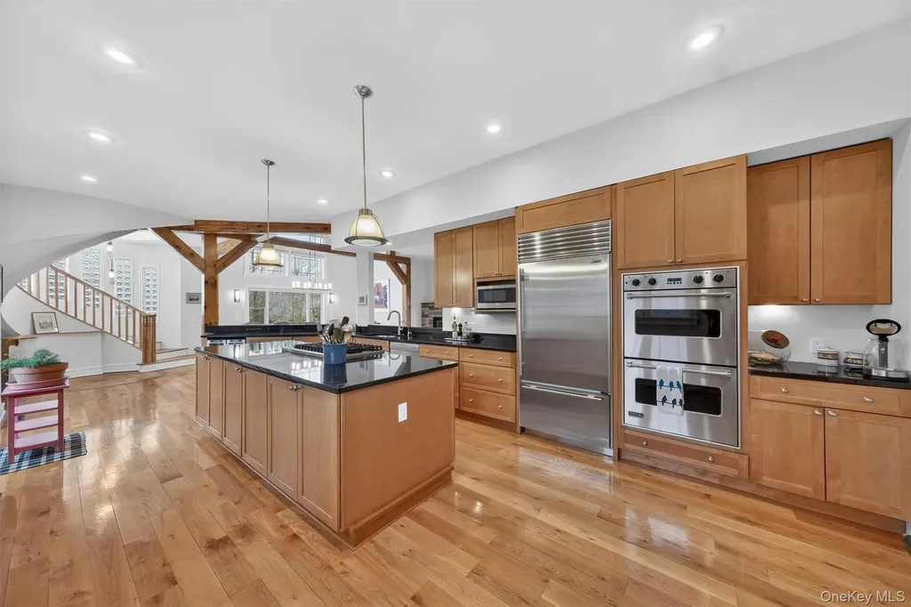 48 Eastview Lane Red Hook NY 12571