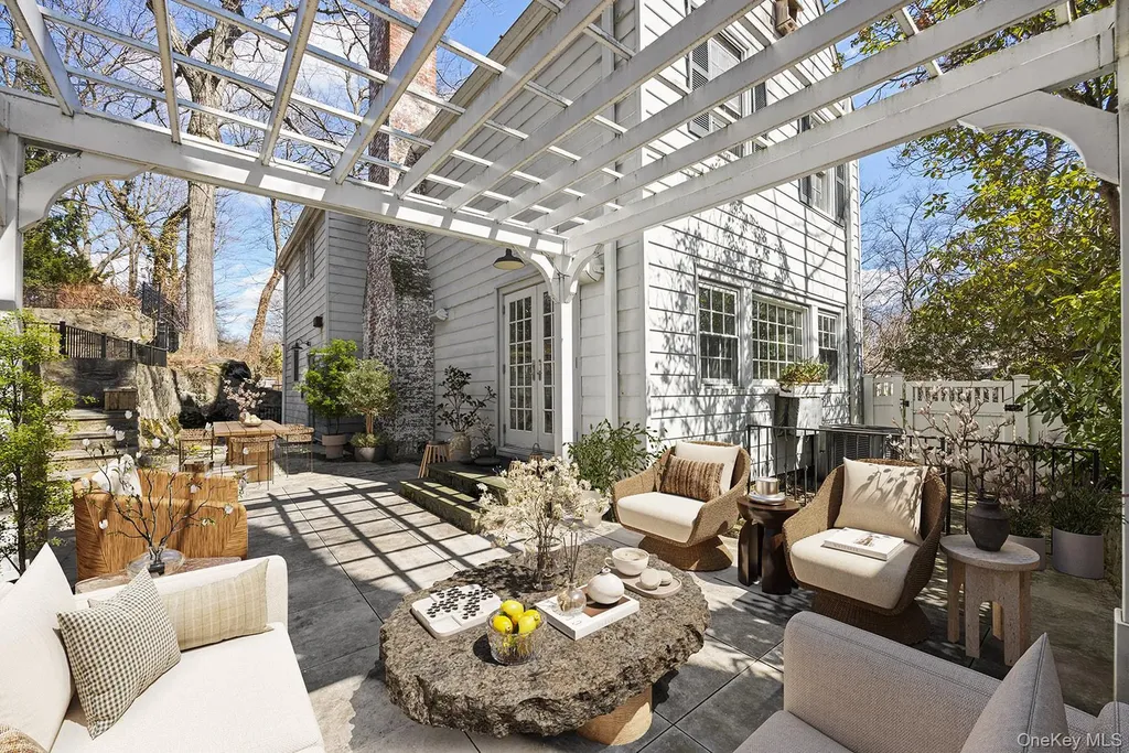 147 Valley Stream Road E Larchmont NY 10538