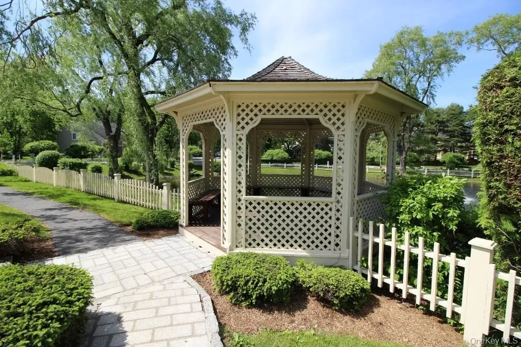 1602 Nutmeg Drive Carmel NY 10512