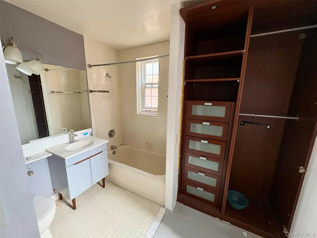 14018 Burden Crescent Jamaica NY 11435