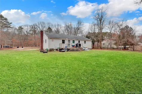 187 Hot Water Street Manorville NY 11949