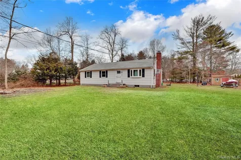 187 Hot Water Street Manorville NY 11949