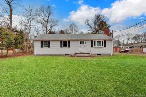 187 Hot Water Street Manorville NY 11949