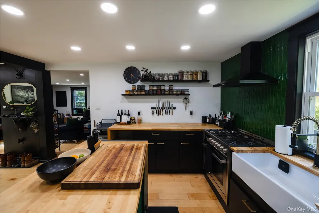 5628 State Route 9g Hudson NY 12534
