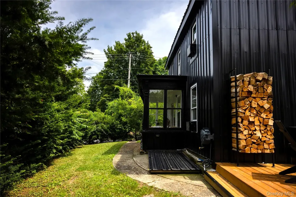 5628 State Route 9g Hudson NY 12534