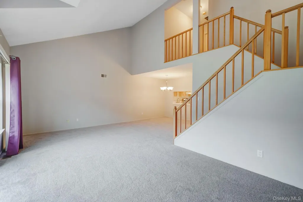 18 Summerfield Circle Central Islip NY 11722