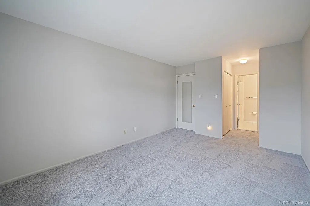 18 Summerfield Circle Central Islip NY 11722