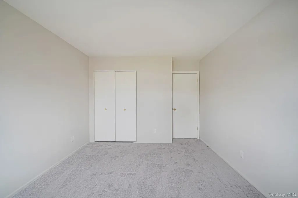 18 Summerfield Circle Central Islip NY 11722