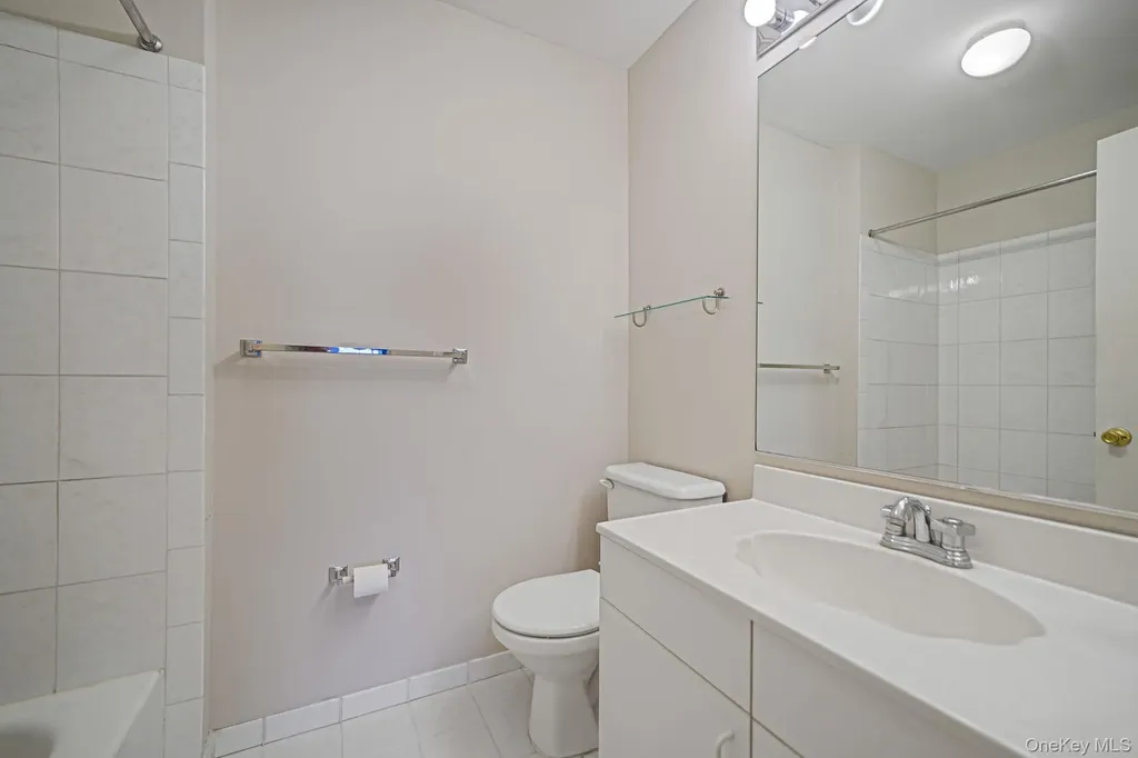 18 Summerfield Circle Central Islip NY 11722